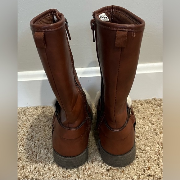 EUC Carters toddler riding boots with faux fur, size 9 - Picture 3 of 6